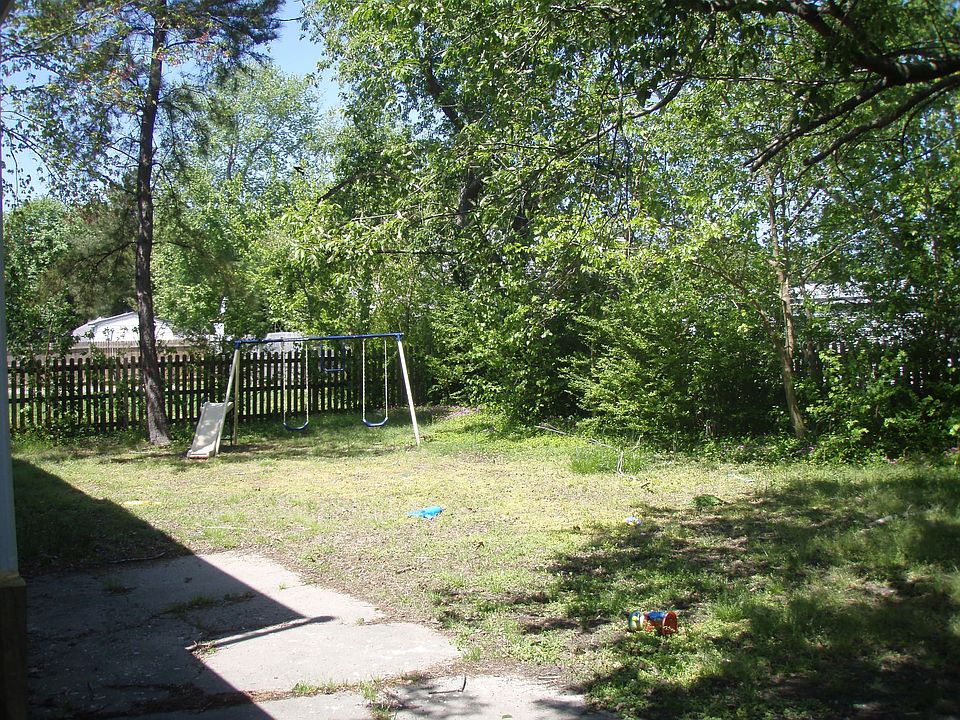 2nd image of 5028 Sullivan Blvd