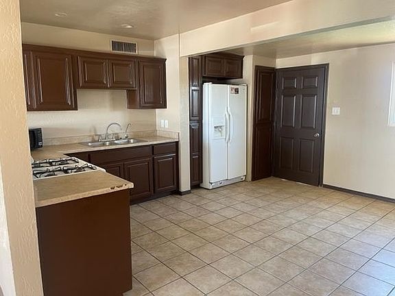 5th image of 1304 E 26th St