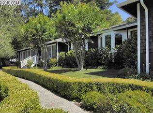 285 Orchard Rd, Orinda, CA 94563