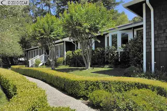 285 Orchard Rd photo 1