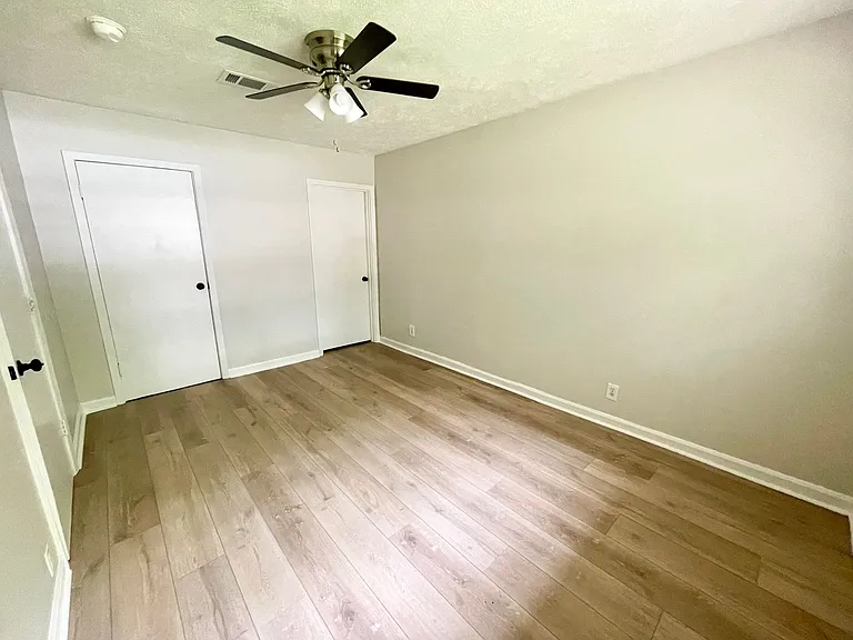 215 Harrell St #A — Photo 5
