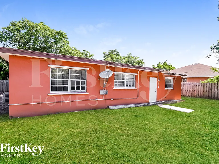 410 NE 26th Ave — Photo 14