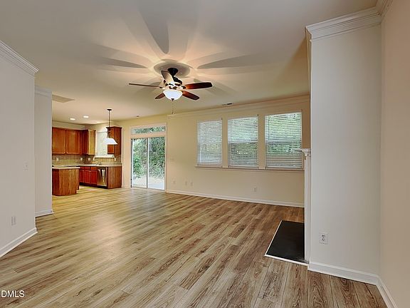 2nd image of 2809 Roundleaf Ct