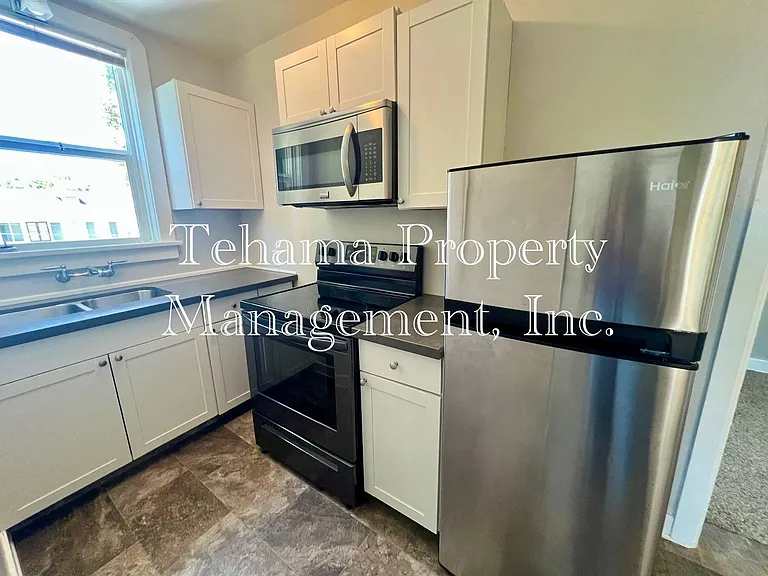 1051 Washington St — Photo 12