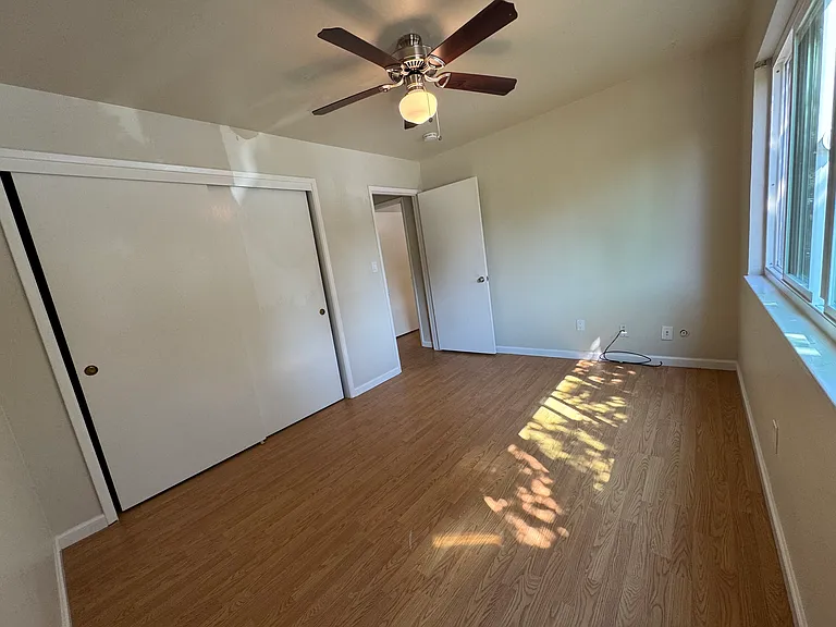 Smaller bedroom (of 2BR), without furniture
