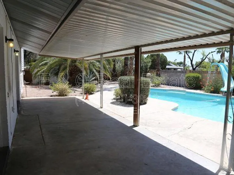 3530 S Poplar St — Photo 3