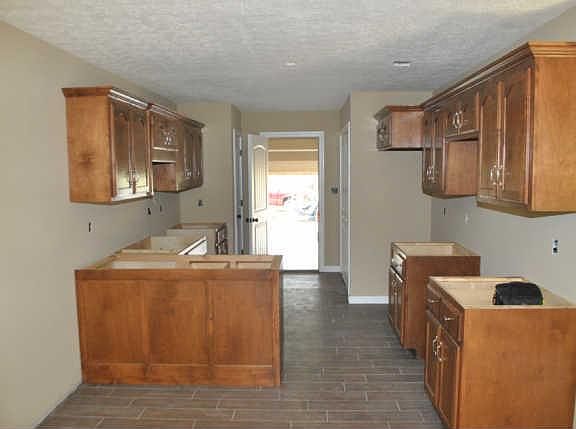 5th image of 61 Meadow Wood Park