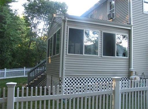 4th image of 60 Drinkwater Ave