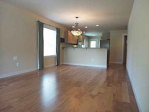 unfurnished living room
