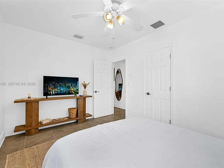 1328 N Andrews Ave — Photo 19