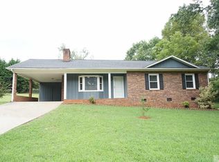 5604 Sandhurst Rd, Hickory, NC 28602