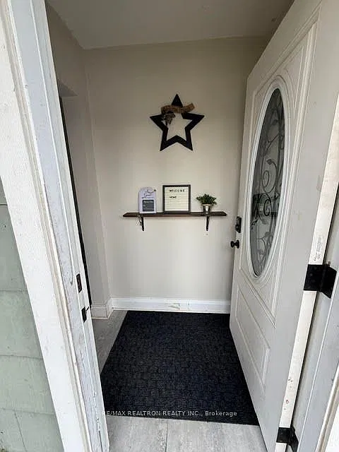 3 bed, $2,500 — Photo 2