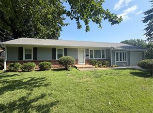 8100 W 92nd Ter, Overland Park, KS 66212
