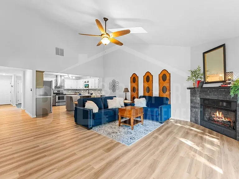 185 Eagle Pointe Dr — Photo 16