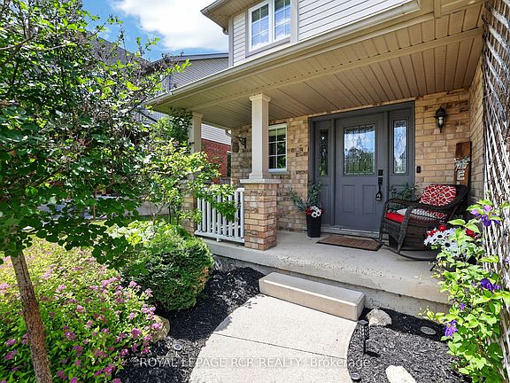 4th image of 224 Muriel St