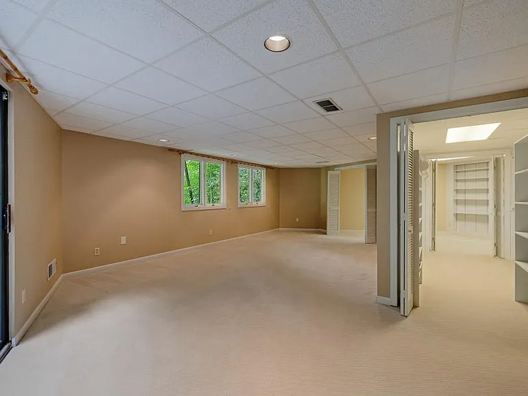 130 Huntcliff Point — Photo 45