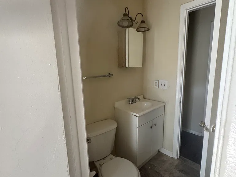 6701 Dana Ln — Photo 6
