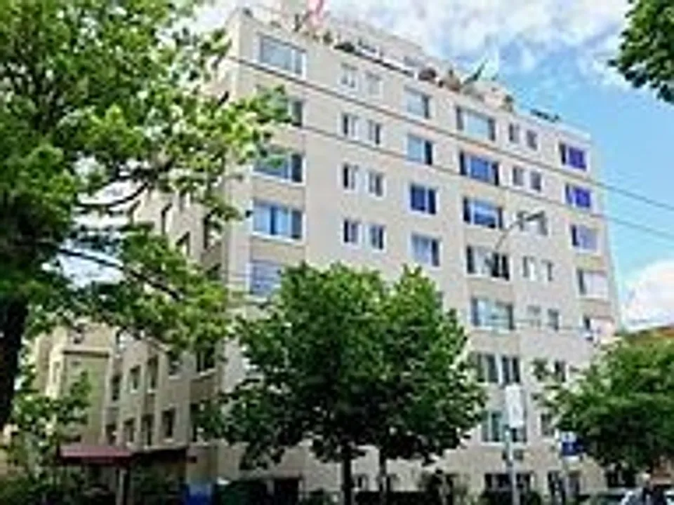 1200 Boylston Ave #703