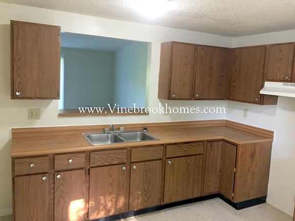 4th image of 2302 Cross Village Dr