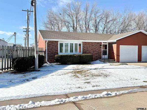 252 1/2 N 8th St, Geneva, NE 68361