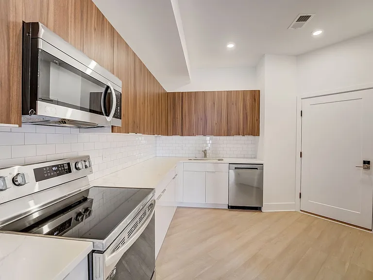Nova Commons - 4200 Landcaster Ave — Photo 16
