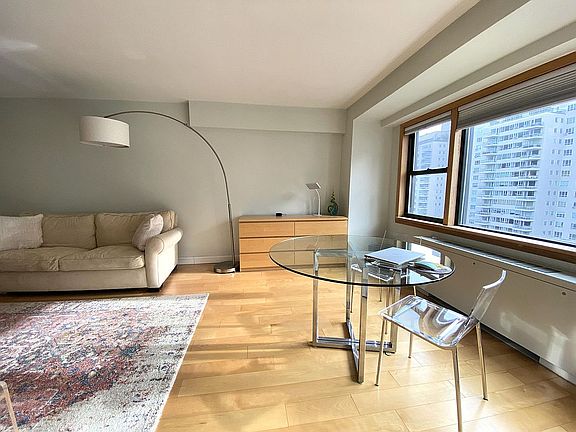 3rd image of 220 E 67th St APT 14A