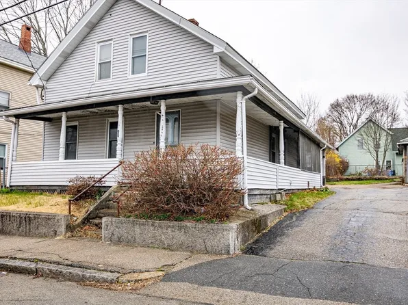 21 Park St, Webster, MA 01570