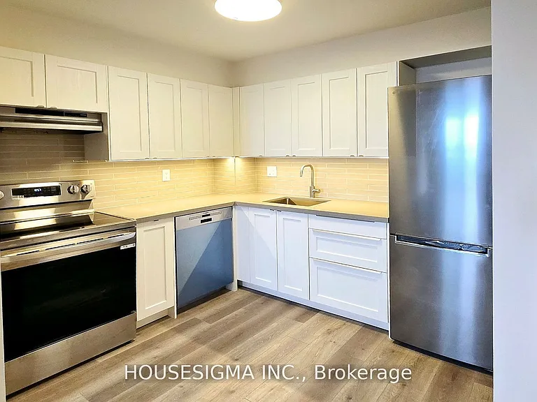 15 Sewells Rd #205 — Photo 2