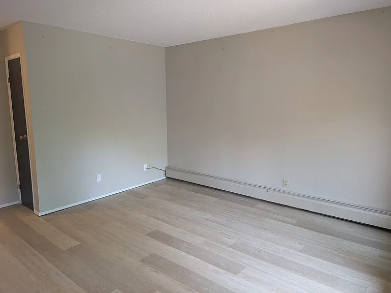 6-707 3rd Ave NW #6 — Photo 5