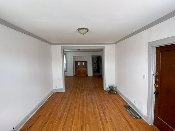 2nd image of 3804 N Oakley Ave #2