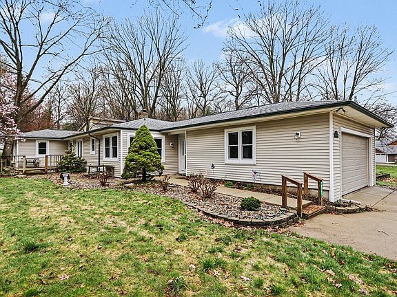 2nd image of 10543 Wildwood Cir