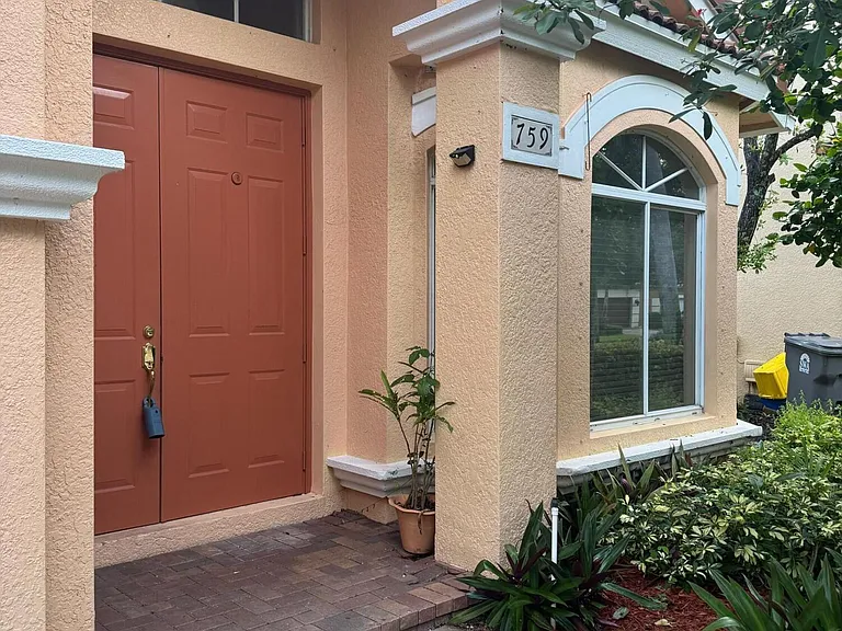 759 Gazetta Way — Photo 8