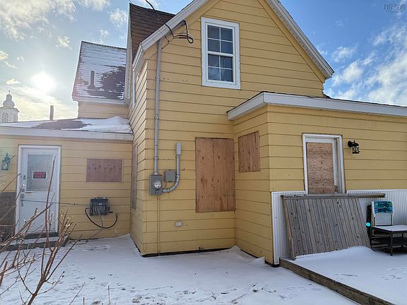 5th image of 73 Church St