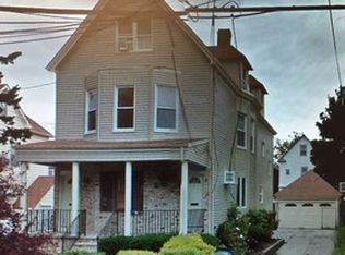 31 E 39th St, Bayonne, NJ 07002
