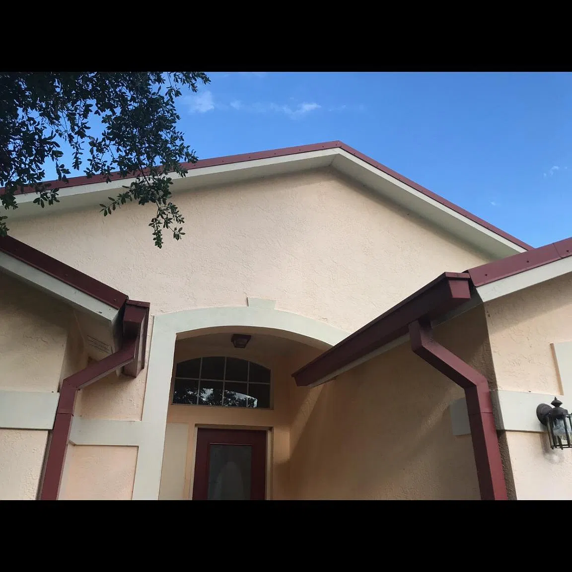 14910 Rocky Ledge Dr — Photo 2