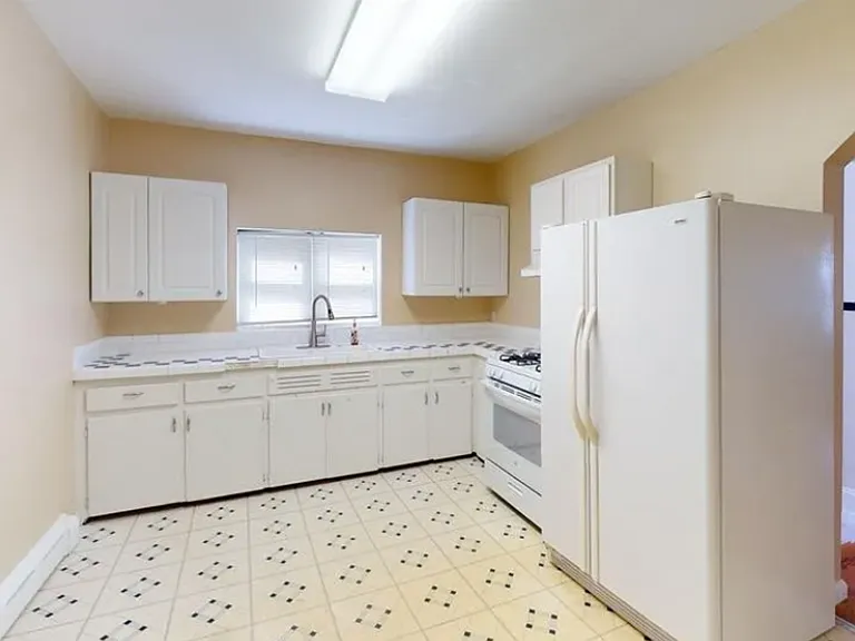 694 Lincoln Ave — Photo 4