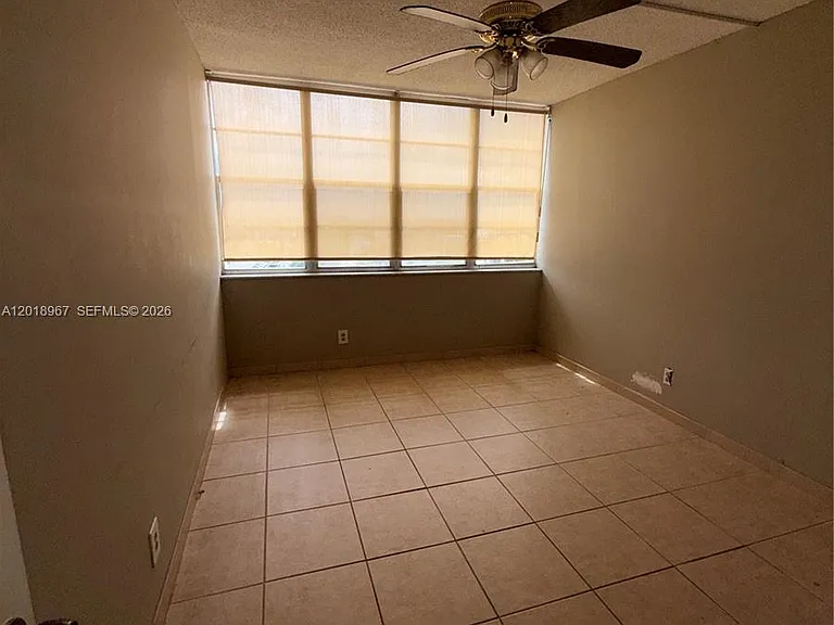 2025 NE 164th St #810 — Photo 16