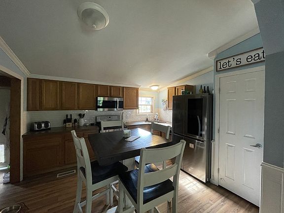 3rd image of 7 Doty Ln