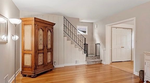 2nd image of 1034 Chestnut St