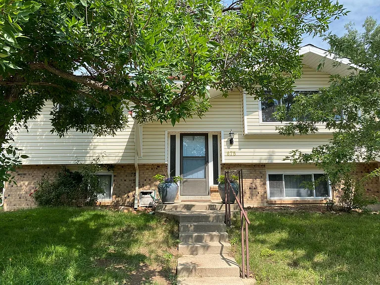 675 Ithaca Dr — Photo 4