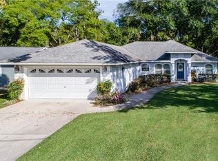 28107 Lois Dr, Tavares, FL 32778