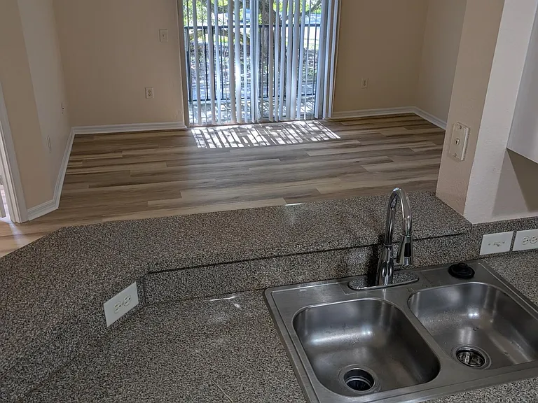 350 Crestwood Cir #201 — Photo 8