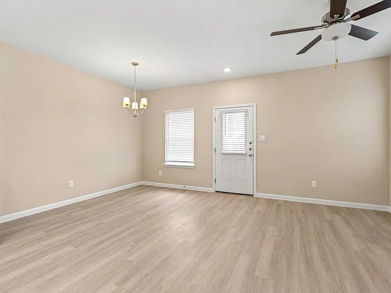 10610 Kiana Way — Photo 9
