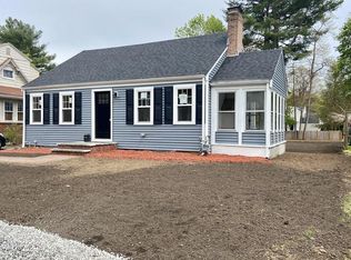 82 Lakeshore Dr, Westwood, MA 02090