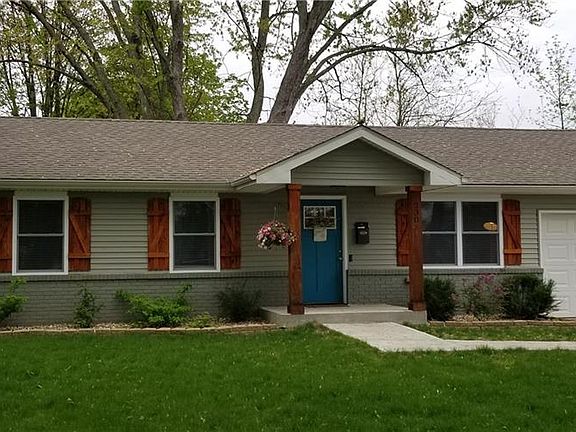 2nd image of 230 N Park Dr