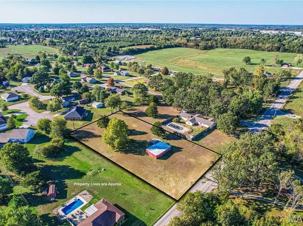 S Tower Rd, Lebanon, MO 65536