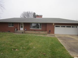 1020 E Pine St, Mason city, IL
