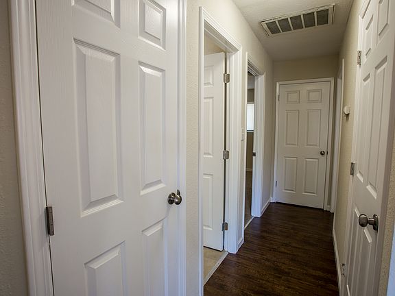 5th image of 2125 Cambridge Dr