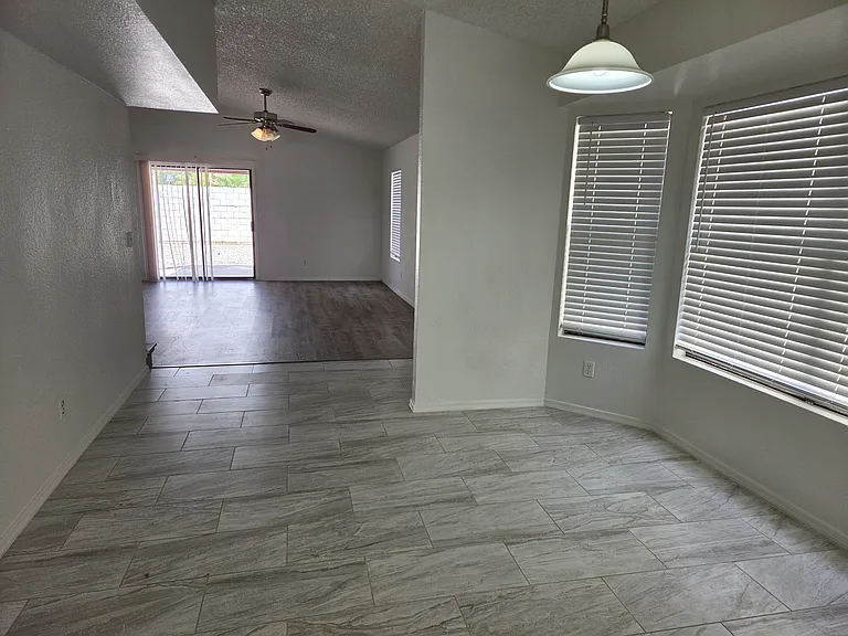 8728 W John Cabot Rd — Photo 6