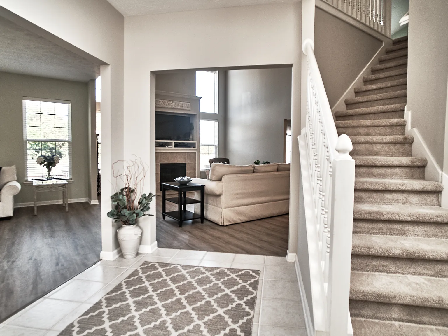 4 bed, 3960 sqft, $2,900 — Photo 4
